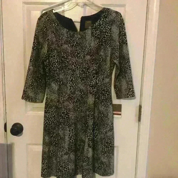 Taylor Dress Animal print NWT - Picture 1 of 5
